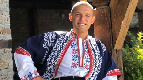 Народни танци от сутрин до вечер: Професията като призвание