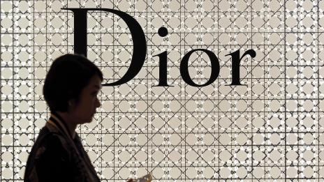 Dior представи новата си колекция с миниатюрни манекени