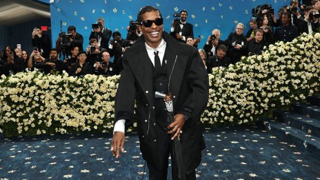 Любов на всички фронтове – A$AP Rocky притежава златен пръстен във формата на Риана