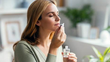 Най-добрите аромати за вашата зодия, ако мечтаете за пролетна романтика