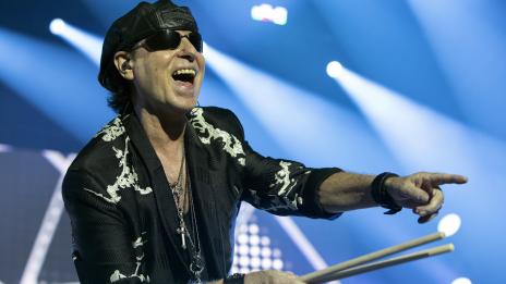 Клаус Майне влезе в болница