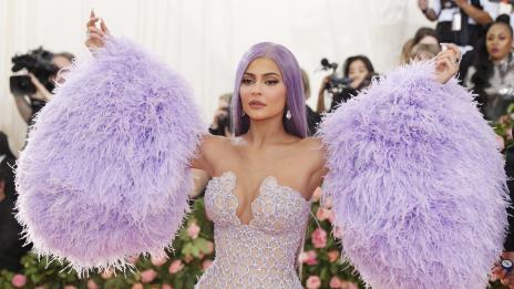 Кайли Дженър и дъщеря ѝ Сторми застават на корицата на „Vogue“