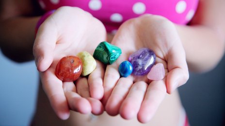 Аксесоари 2023: Рождените камъни носят късмет и успех