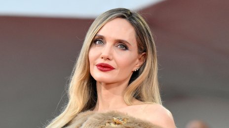 Анджелина Джоли трудно се справя със стреса