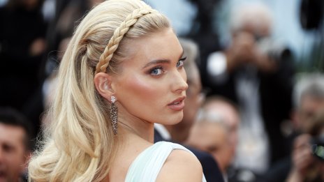 Елза Хоск отговори на критиките за голите снимки с бебето ѝ