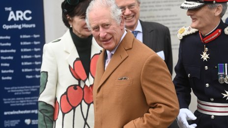 Устойчива мода: Чарлз III с палто на 40 години