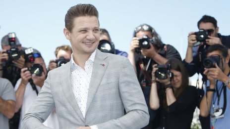 Джеръми Ренър написал прощално писмо до семейството след инцидента със снегорин