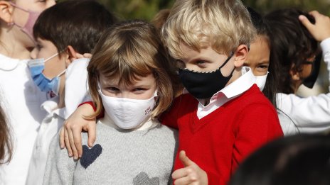 В чест на мама – децата на принцеса Шарлийн засадиха южноафриканско дърво в Монако