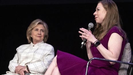 Хилъри Клинтън става водеща на стрийминг поредица