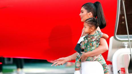 Кайли Дженър, дъщеря ѝ и видеото, което разтопи света