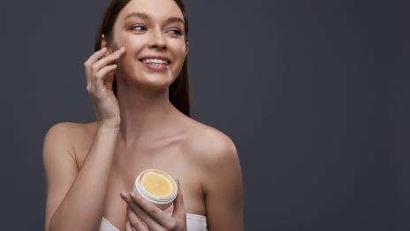 Бюти съвети: Какво количество козметика трябва да нанасяте наведнъж? 