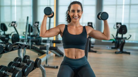 Силни и тонизирани ръце – 7 упражнения, които да правите