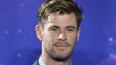 Хумористичните медитации на Крис Хемсуърт