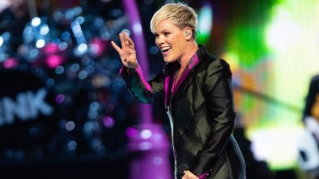 Пинк отмени концерт заради здравето си