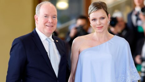 Уникална: Асиметричните рокли на принцеса Шарлийн от Монако