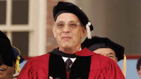 Том Ханкс получи диплома от Харвард и се пошегува, че не си е мръднал пръста