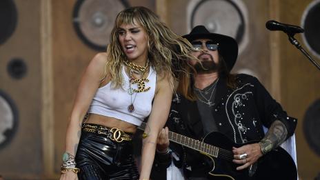 Майли Сайръс: Трезва съм от 6 месеца