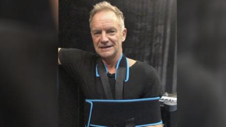 Оперираха по спешност Стинг