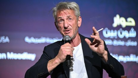 Шон Пен разкритикува Оскарите, похвали биографичния филм за Тръмп и не спря да пуши