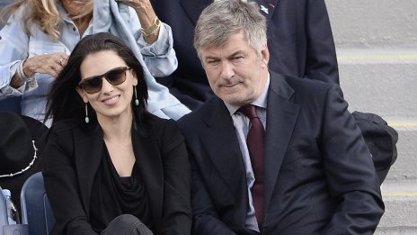  Хилария Болдуин, едно коремче и пълна къща с деца