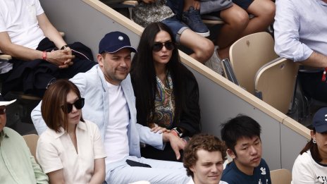 Деми Мур се появи официално с гаджето си – готвача Даниел Хъм