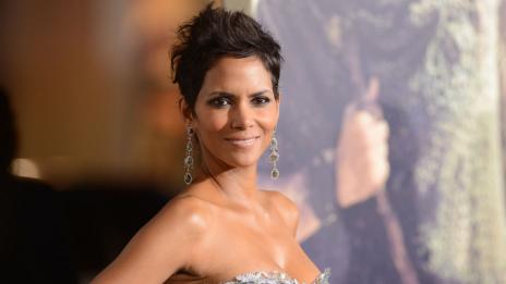 Звезден фитнес: Любимите упражнения на Хали Бери