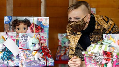 Кралска особа или пънкарка – принцеса Шарлийн изненада с визията си