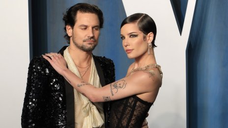 Холзи се раздели с бащата на детето си