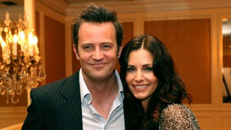 „Приятели, любовници и голямото ужасно нещо“: Мемоарите на Матю Пери