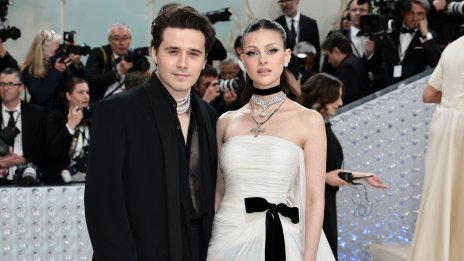 Лятото на звездите: Бруклин и Никола Бекъм на почивка в Сен Тропе