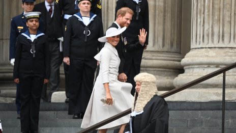 Разкритикуваха Меган Маркъл за облеклото ѝ, какво ѝ добавя няколко килограма?