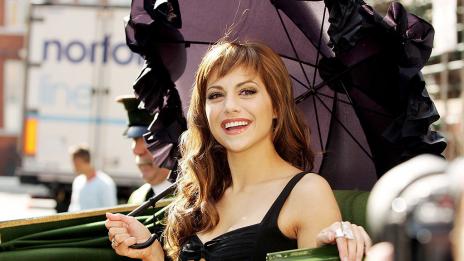 Убийство, свръхдоза или нещастна съдба: Историята на Британи Мърфи