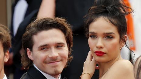 Бившето гадже на Бруклин Бекъм излиза със сина на Джуд Лоу