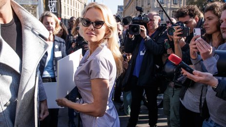 Памела Андерсън ни върна в 90-те с новата си реклама