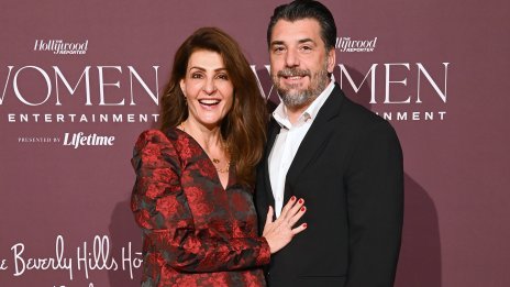 Любов на 61: Ния Вардалос показа „тайното“ си гадже 