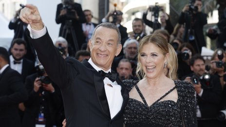 Неприятности в Кан - критикуват Том Ханкс за поведението му, Рита Уилсън го защити