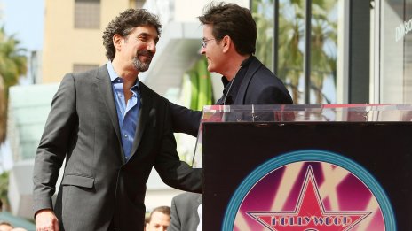 Чарли Шийн се помири с Чък Лори, двамата работят по нов проект