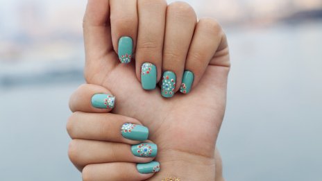 Маникюр за лятото: Опитайте татуиране на ноктите