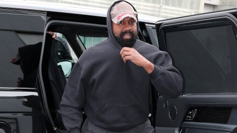 Жената на Кание Уест може да бъде глобена от италианската полиция за публична непристойност