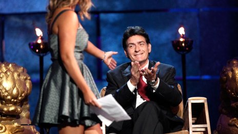 Създателят на „Двама мъже и половина“ – Чък Лори – възхвалява Чарли Шийн