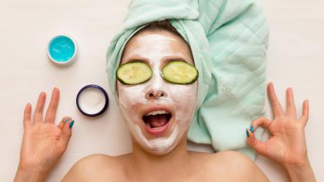 Досадни пъпки – каква козметика да използвате?