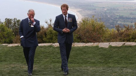 Принц Хари се завръща у дома заради заболяването на Чарлз