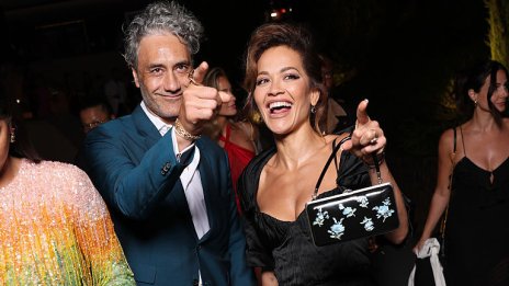 Рита Ора организира звездно парти за 50-ия рожден ден на Тайка Уайтити в Ибиса