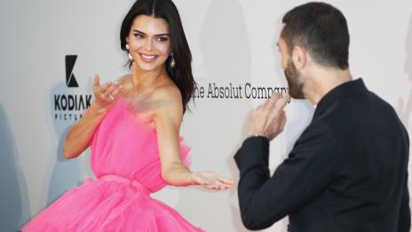 Сладка романтика от Кендъл Дженър и Девин Букър 