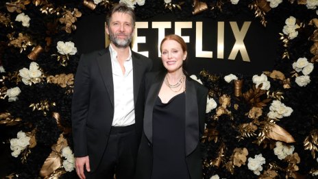 Семейно щастие - Джулиан Мур празнува 22 години брак