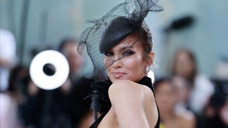 Открийте разликите – Дженифър Лопес преди и след грим