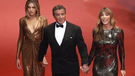 Сталоун искал татус на Жената чудо върху този на жена си