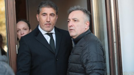 Башар Рахал лети в бизнес класа до Прага и обратно