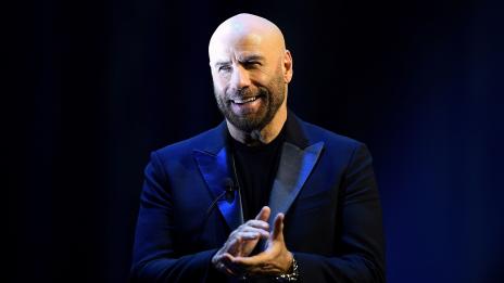 Джон Траволта избяга от карантината с частния си самолет