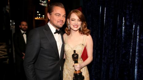 Ема Стоун: Убедена съм, че Леонардо ди Каприо ме мисли за странна